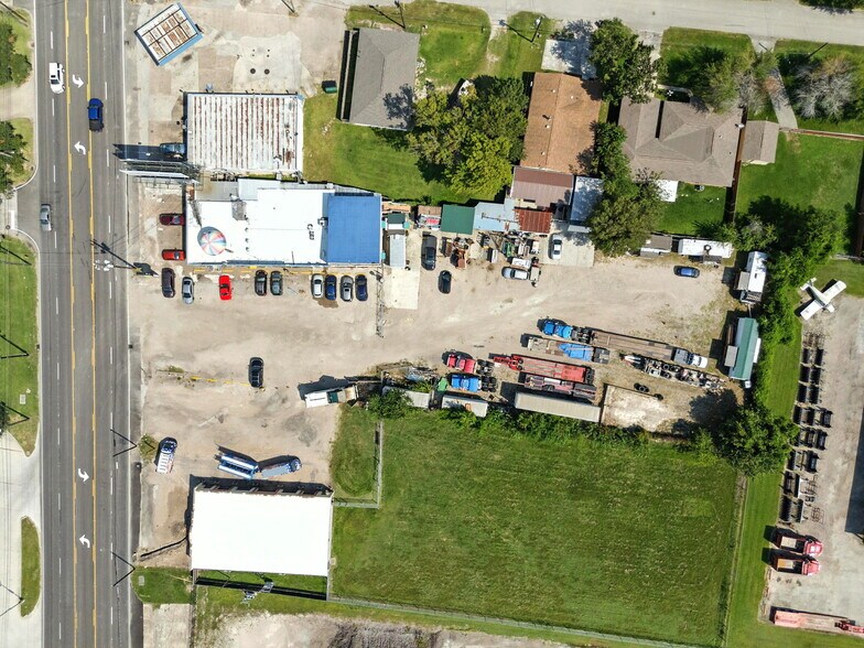 501 S Main St, Highlands, TX à vendre - Photo du bâtiment - Image 3 de 15