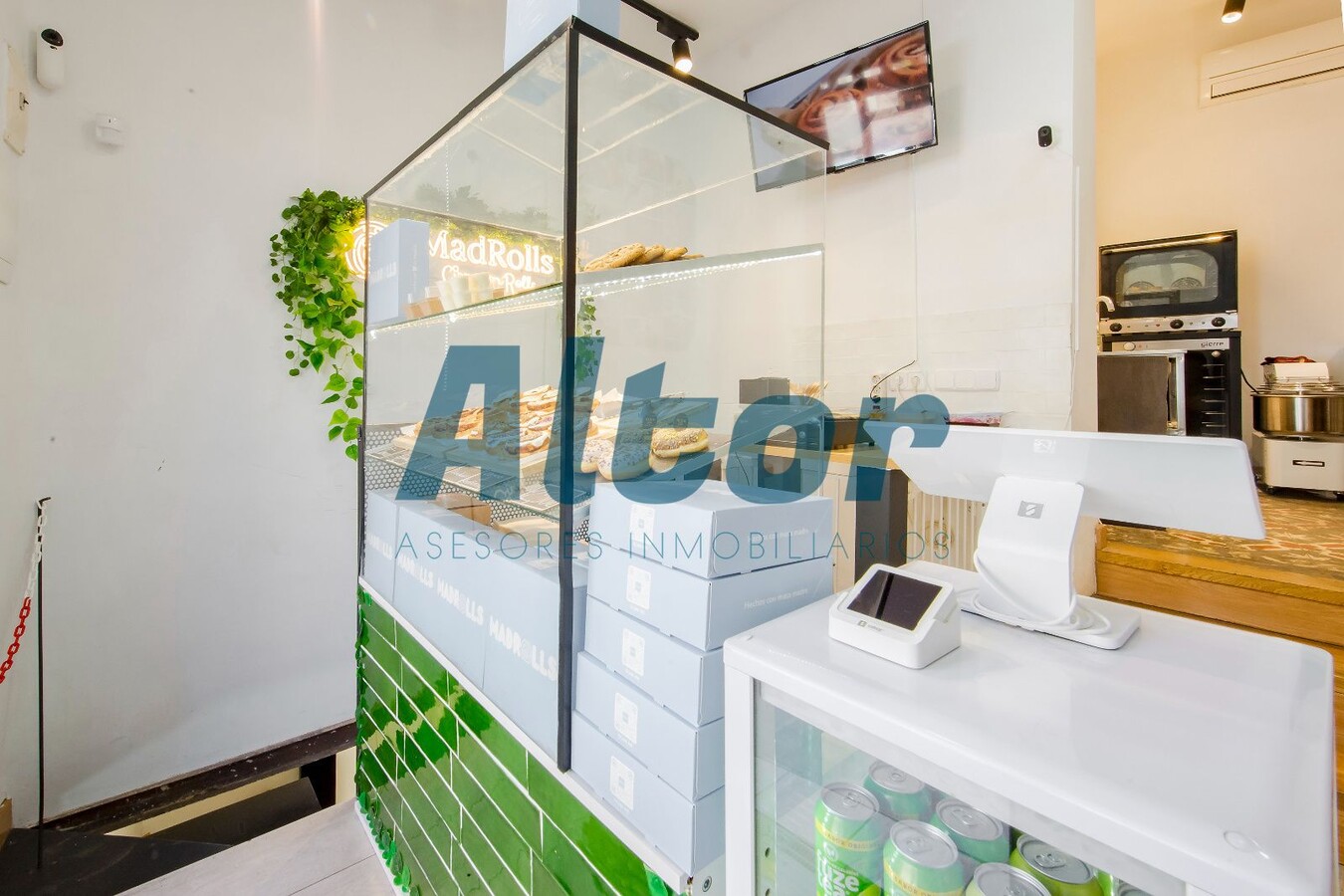 Madrid, MAD 28009 - Unit Pta. IZ -  - Interior Photo - Image 1 of 9