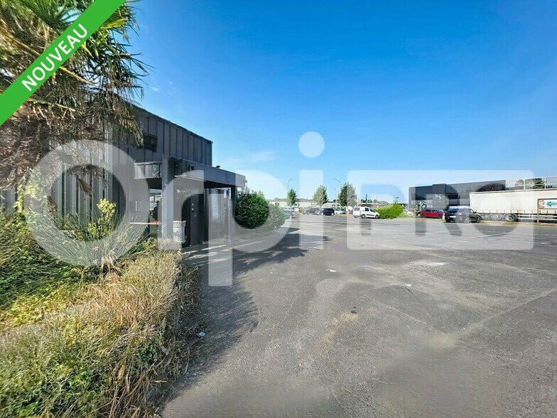Flex in Villeneuve-Saint-Germain for lease - Building Photo - Image 1 of 7
