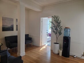 9615 Brighton Way, Beverly Hills, CA à louer Photo intérieure- Image 1 de 7