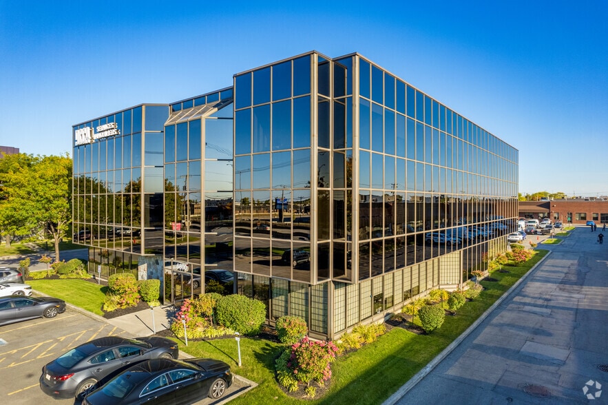 6800 Ch De La Côte-De-Liesse, Montréal, QC à vendre - Photo du bâtiment - Image 1 de 1