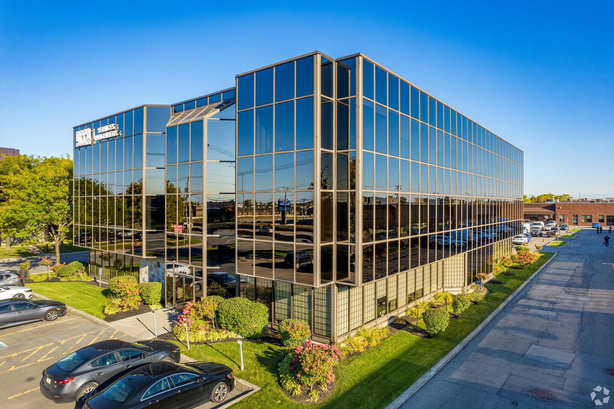 6800 Ch De La Côte-De-Liesse, Montréal, QC for sale Building Photo- Image 1 of 1