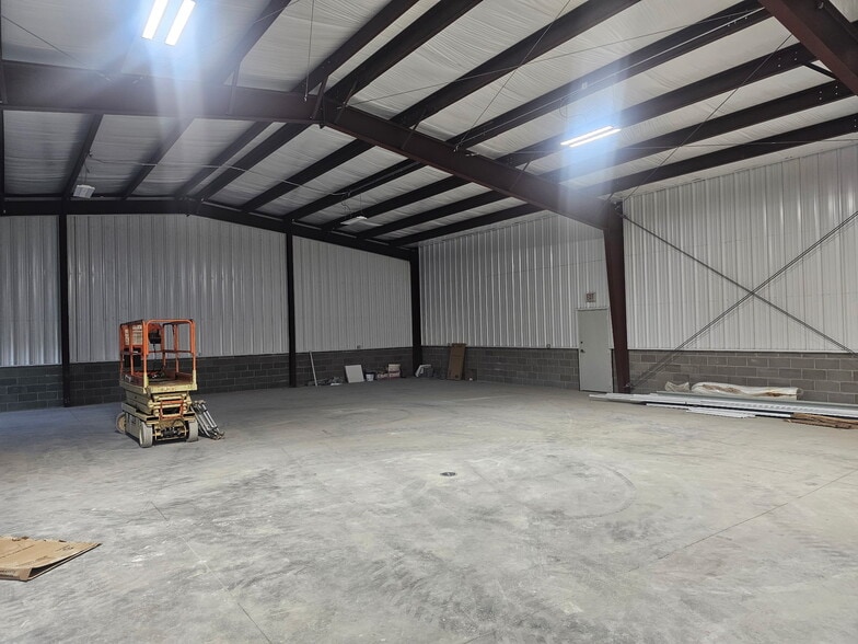 2740 Old Austin Peay Hwy, Memphis, TN for lease - Building Photo - Image 3 of 12