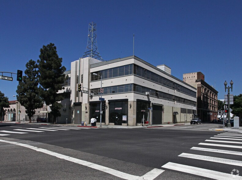 1201 S Grand Ave, Los Angeles, CA à louer - Photo du bâtiment - Image 3 de 27