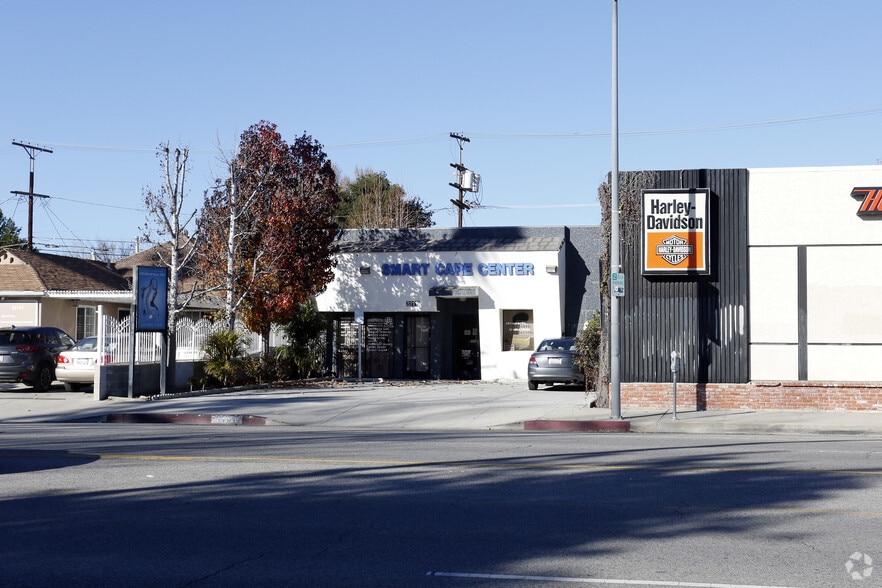 22119 Sherman Way, Canoga Park, CA for lease - Building Photo - Image 2 of 24