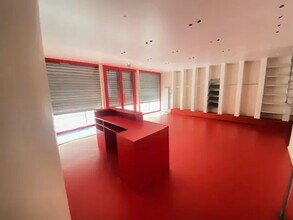 Office/Retail in Paris for lease Interior Photo- Image 2 of 8