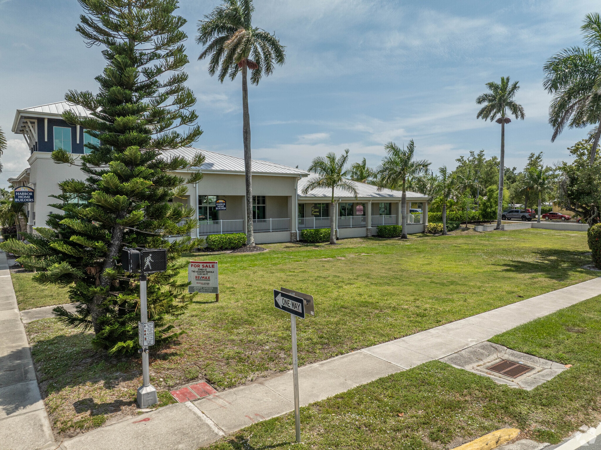 401 Cross St, Punta Gorda, FL for sale Primary Photo- Image 1 of 3