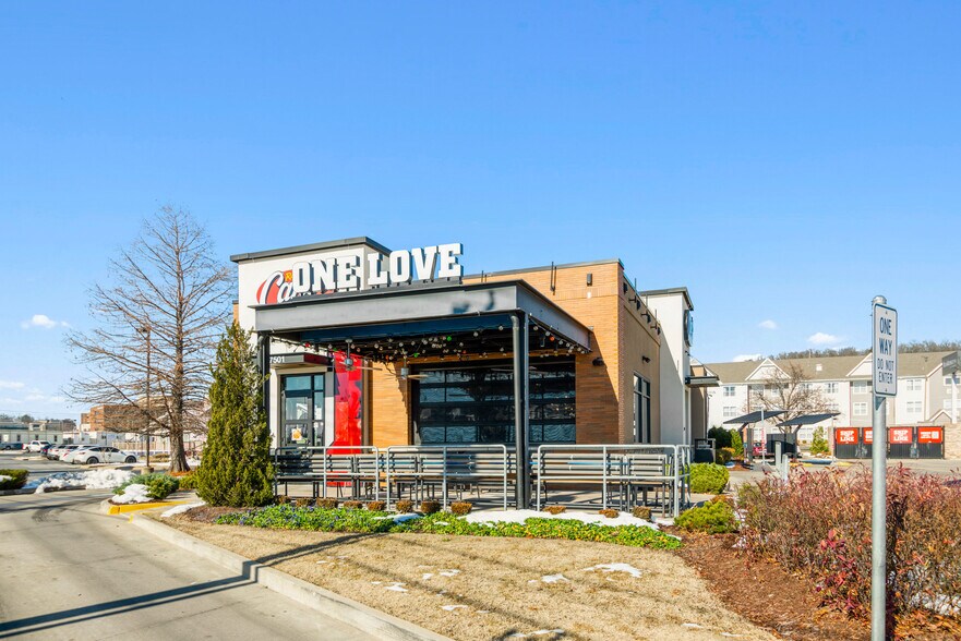 7501 Rogers Ave, Fort Smith, AR à vendre - Photo du bâtiment - Image 2 de 6