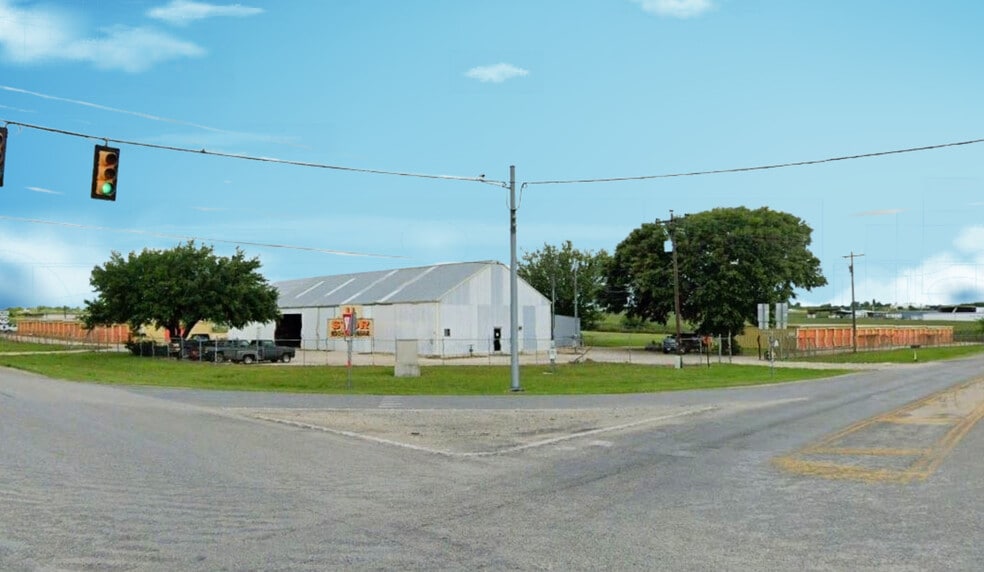 3000 W Us-90 Hwy, Seguin, TX for lease - Building Photo - Image 2 of 4