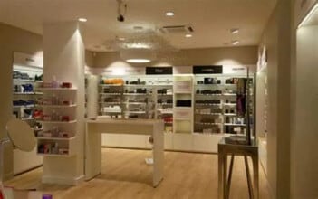 Commerce de détail dans Clamart à louer Photo intérieure- Image 2 de 3