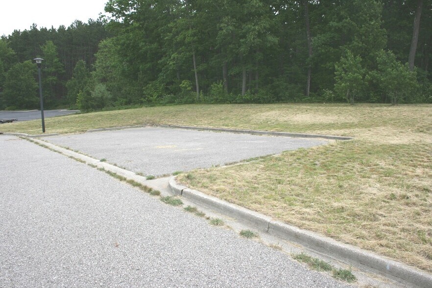 3.97 Acres N Clare Ave, Harrison, MI à vendre - Photo du bâtiment - Image 2 de 6