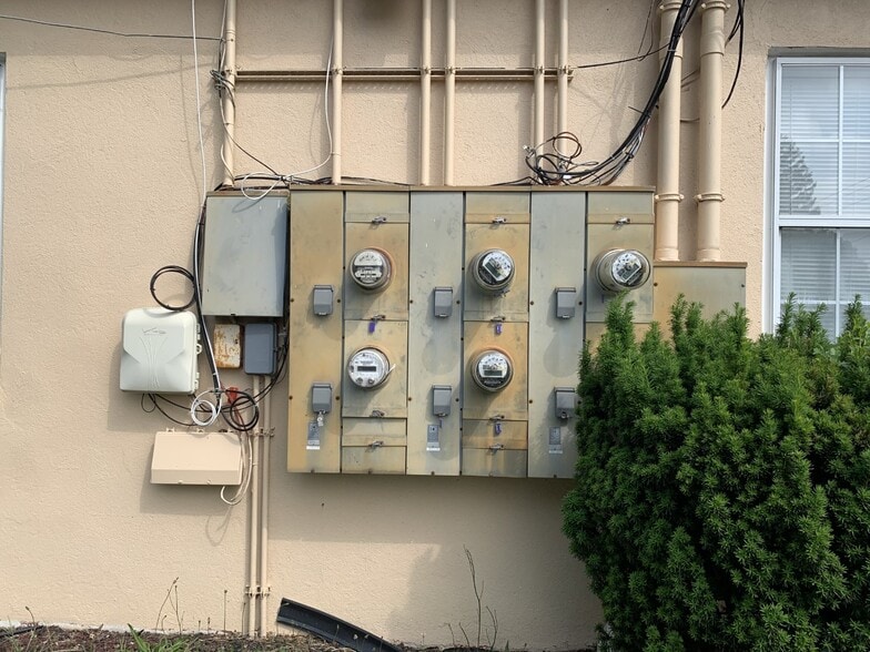 207 Bayshore Rd, Deer Park, NY for lease - Building Photo - Image 2 of 8