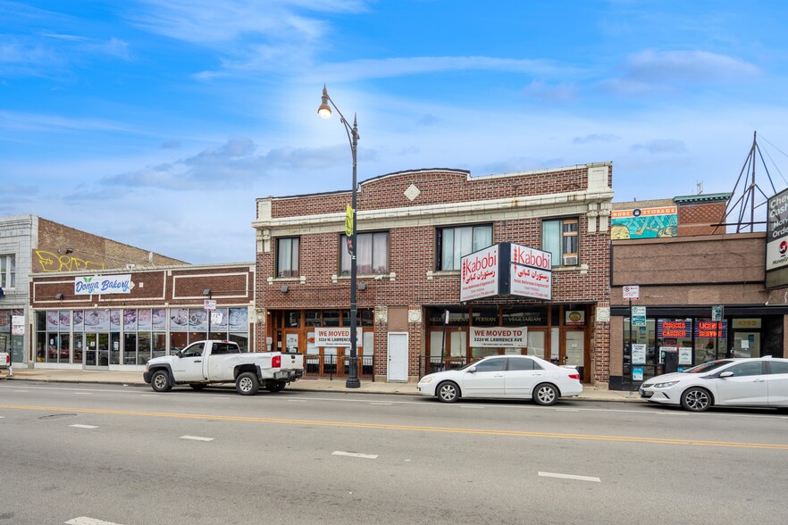 Kedzie Ave Shopping Center portfolio of 4 properties for sale on LoopNet.ca - Building Photo - Image 3 of 4