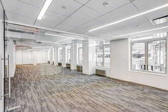 1674 Broadway, New York, NY à louer Photo intérieure- Image 2 de 5