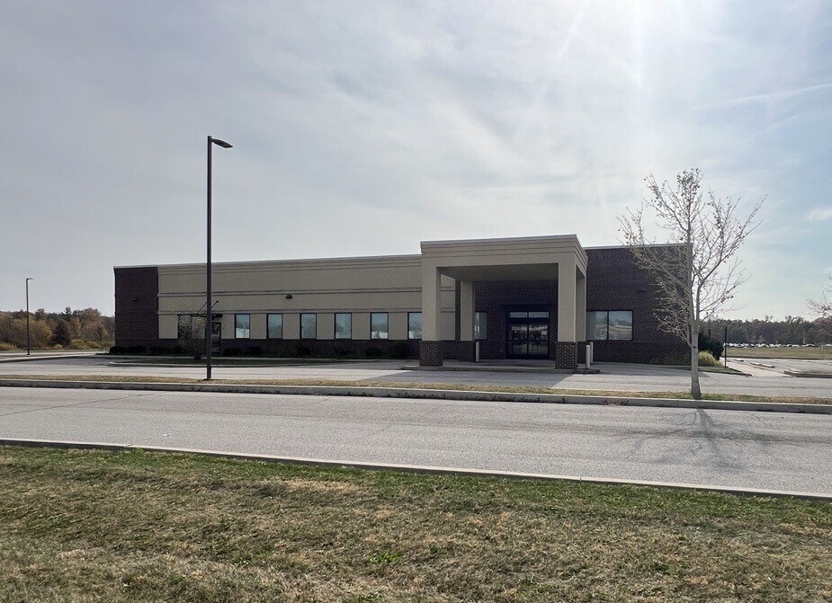 1705 E Industrial Dr, Terre Haute, IN à louer Photo du bâtiment- Image 1 de 4