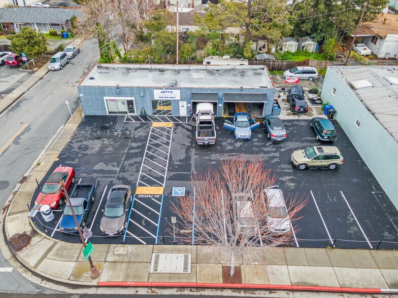 2068 Winchester Blvd, Campbell, CA à vendre - Photo du bâtiment - Image 2 de 18