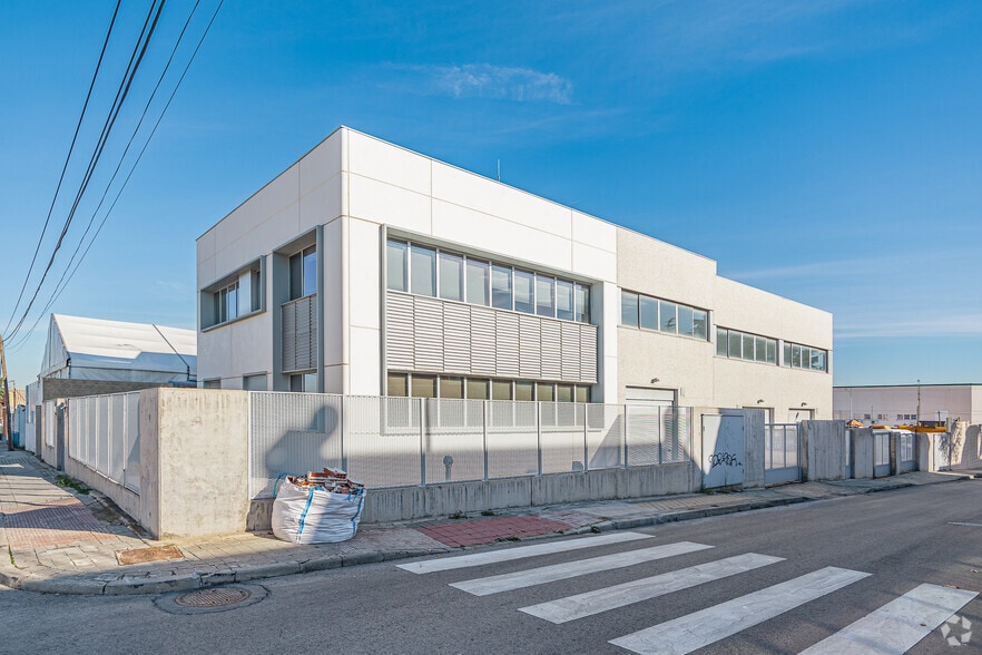 Industrial in Madrid, Madrid for lease - Building Photo - Image 2 of 2