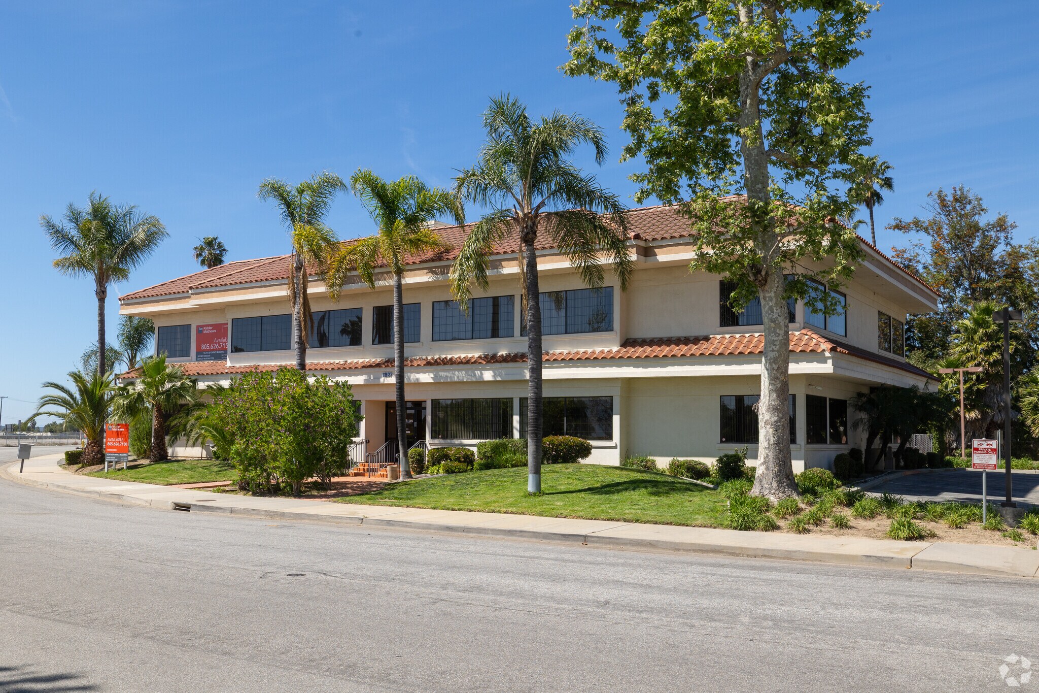 1327 Del Norte Rd, Camarillo, CA à louer Photo du bâtiment- Image 1 de 15