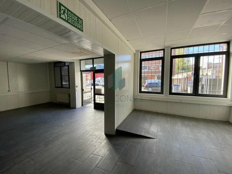 Flex in Argenteuil for lease - Building Photo - Image 1 of 6