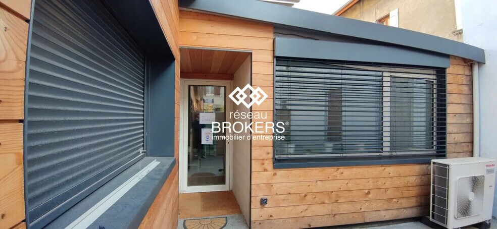 Office in Grenoble for lease - Building Photo - Image 1 of 17