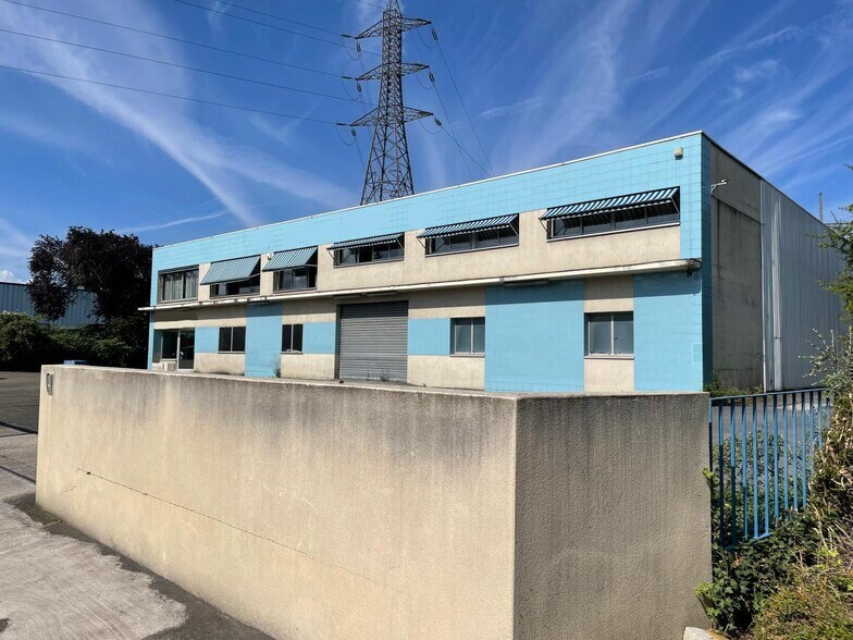 Flex dans Gennevilliers à louer - Photo du bâtiment - Image 2 de 13