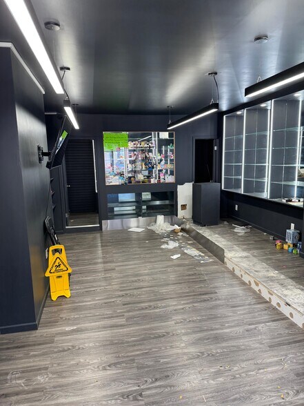 527 Nostrand Ave, Brooklyn, NY à louer - Photo du bâtiment - Image 3 de 6