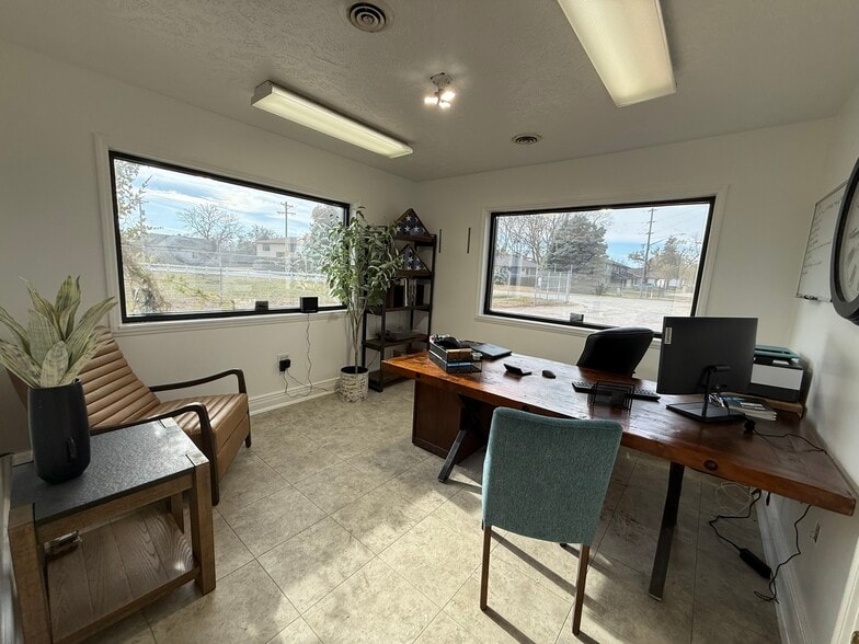 2815 River Road Dr, Waterloo, NE à louer - Photo du bâtiment - Image 3 de 7