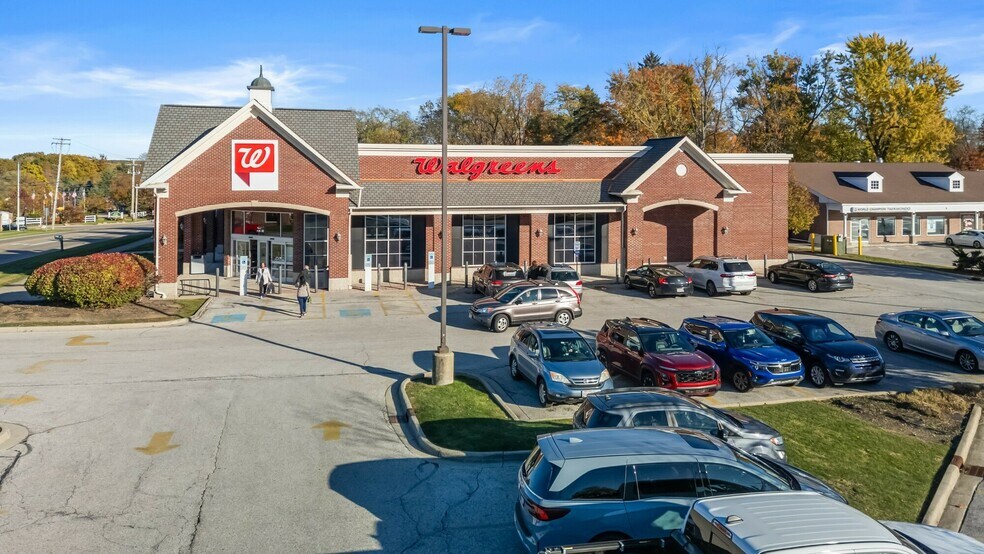 95 W Garfield Rd, Aurora, OH à vendre - Photo du bâtiment - Image 3 de 9