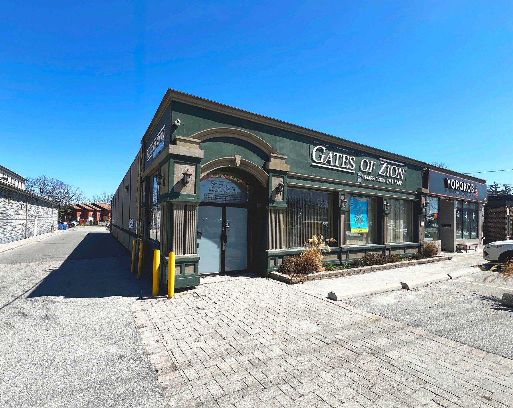 7771-7775 Yonge St, Markham, ON à louer Photo du bâtiment- Image 1 de 3