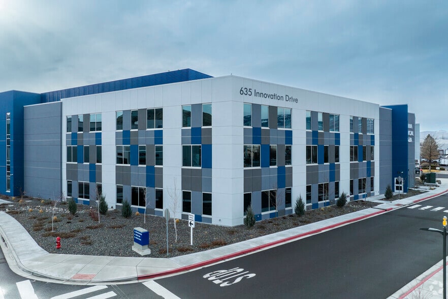 635 Innovation Dr, Reno, NV for lease - Building Photo - Image 2 of 6