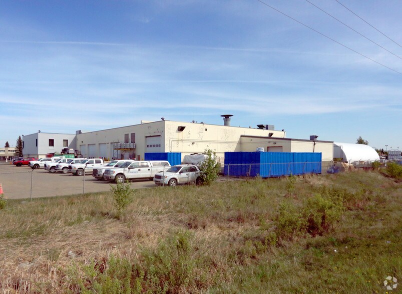 10848 214th St NW, Edmonton, AB à vendre - Photo du bâtiment - Image 3 de 11