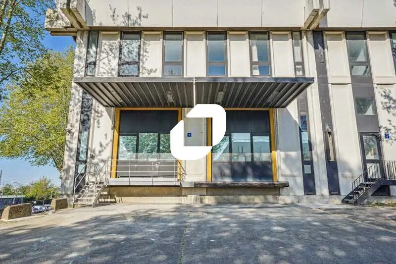 Office in Rungis for lease Building Photo- Image 1 of 17