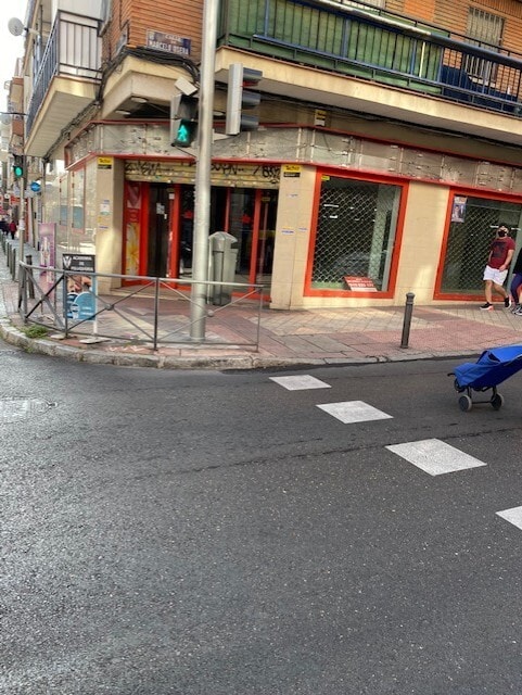 Calle de Marcelo Usera, 29, Madrid, Madrid for sale Building Photo- Image 1 of 2