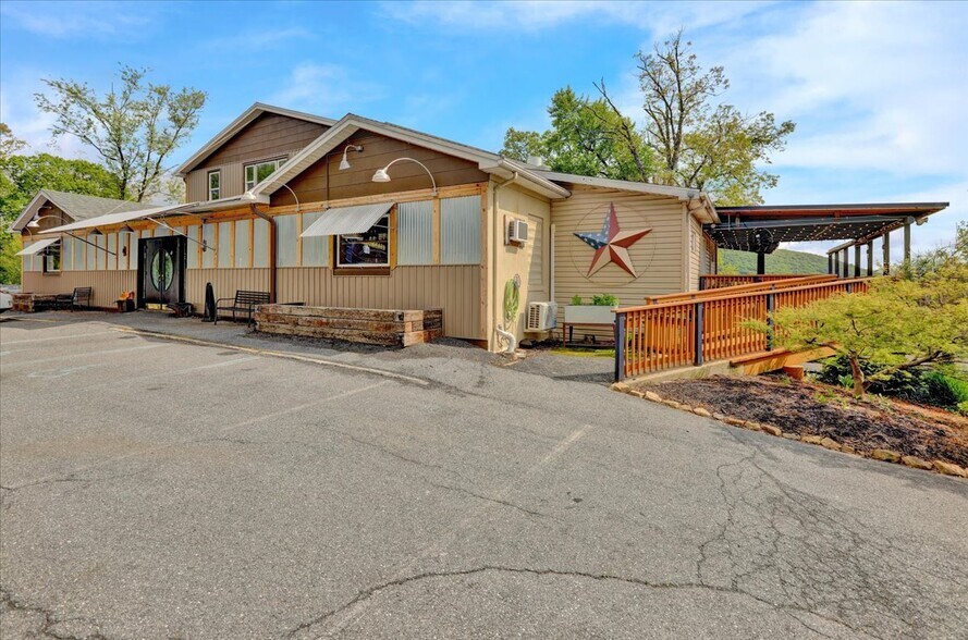 655 Route 61, Orwigsburg, PA à vendre - Photo du bâtiment - Image 2 de 78