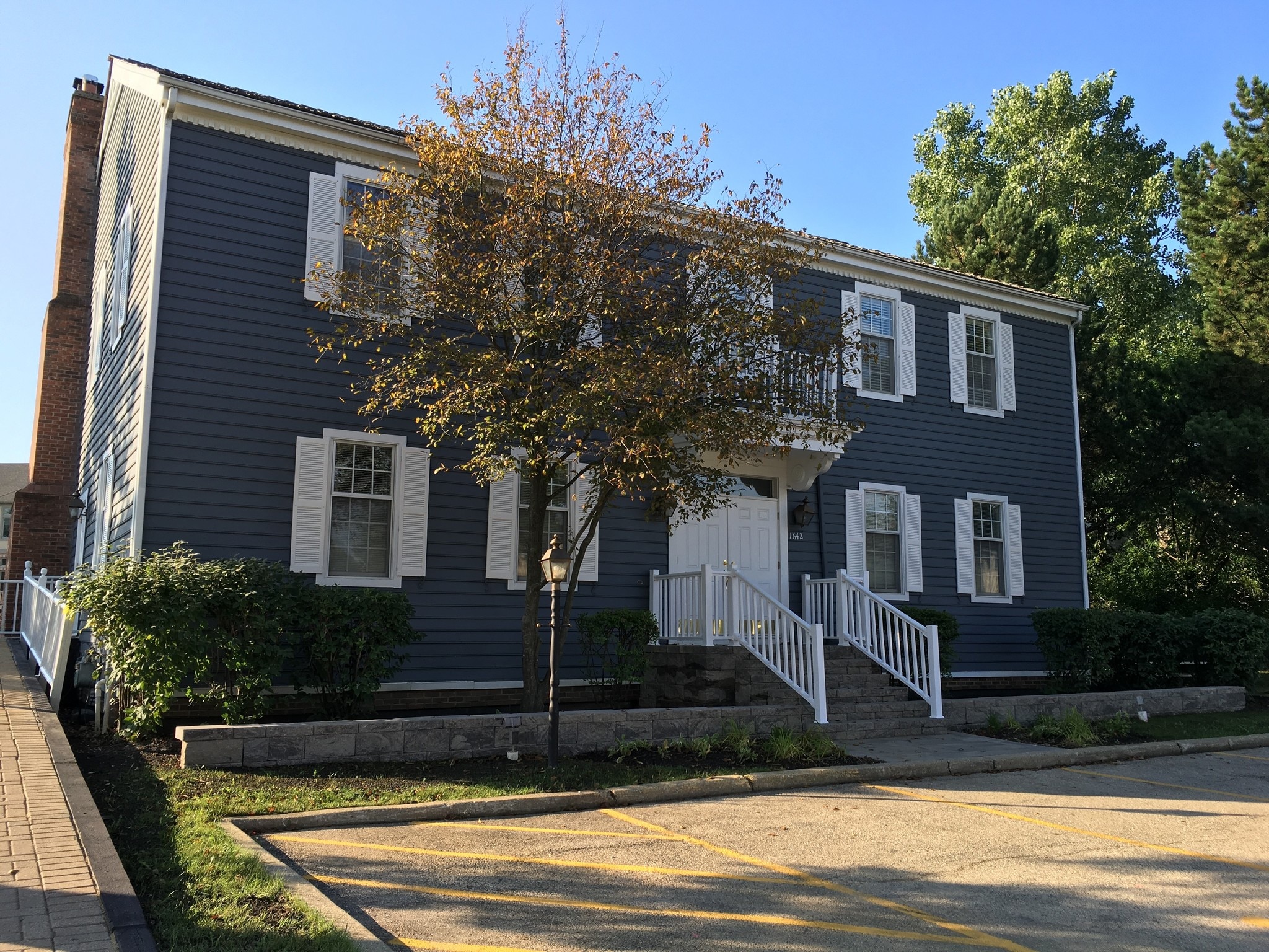 1642 W Colonial Pky, Inverness, IL for lease Building Photo- Image 1 of 12