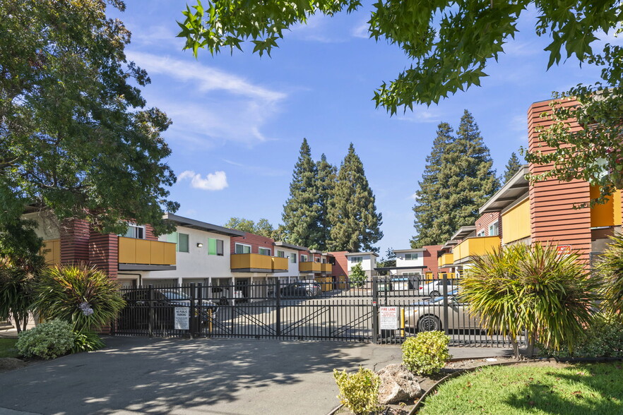 25013-25021 Cypress Ave, Hayward, CA for sale - Building Photo - Image 2 of 20