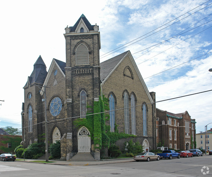 801 Wisconsin Ave, Racine, WI à louer - Photo du b timent - Image 1 de 19