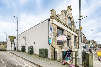 Plus de détails pour 13 Bethel St, Brighouse - Commerce de détail à louer