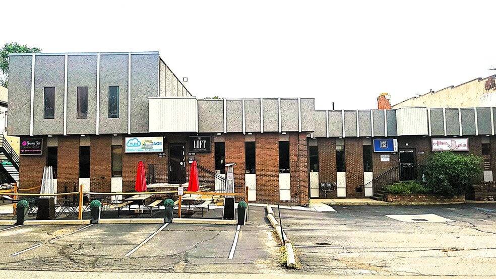 33409-33425 Grand River Ave, Farmington, MI à vendre - Photo du bâtiment - Image 2 de 7