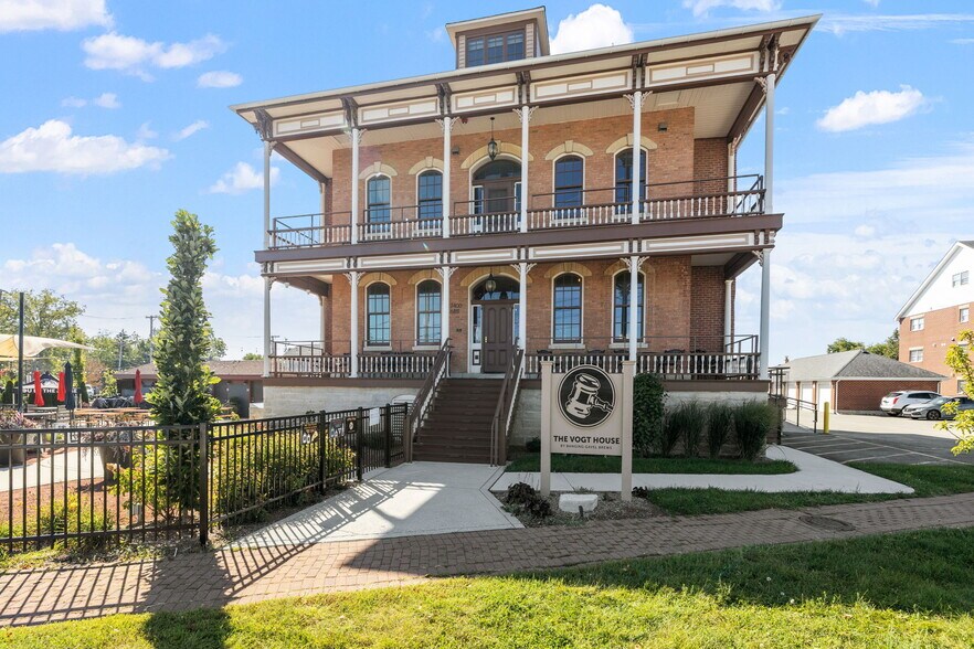 6811 Hickory St, Tinley Park, IL for sale - Building Photo - Image 1 of 38