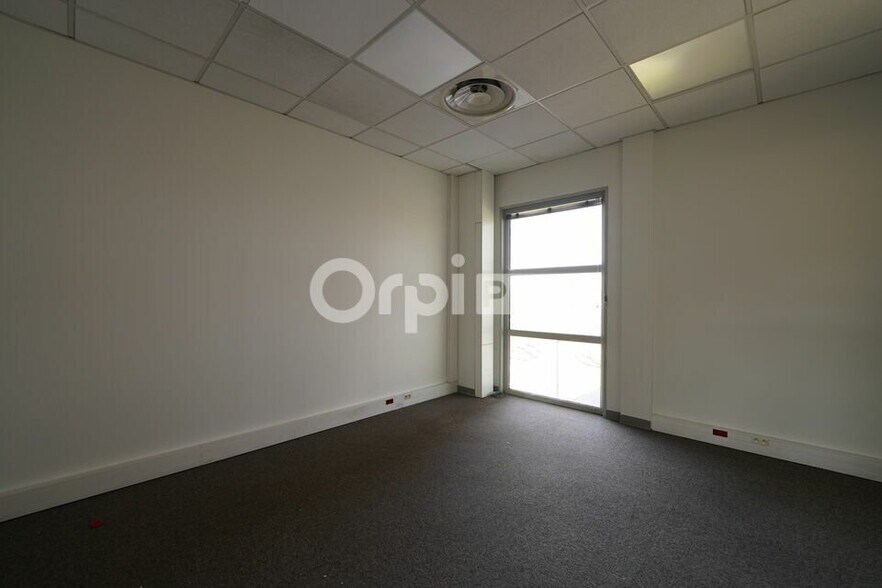 9 Avenue Des Saules, OULLINS-PIERRE-BÉNITE à vendre - Photo du bâtiment - Image 2 de 12