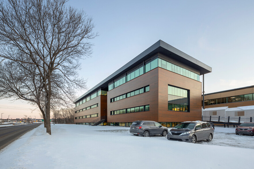 1405 Boul du Parc-Technologique, Québec, QC for lease - Building Photo - Image 2 of 10