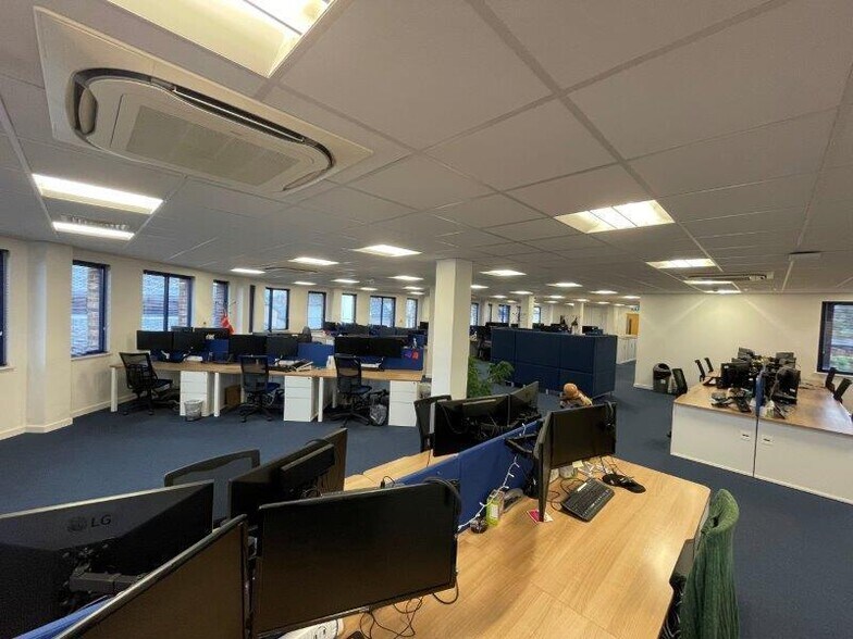 Crown St, Ipswich à louer - Photo du bâtiment - Image 2 de 6