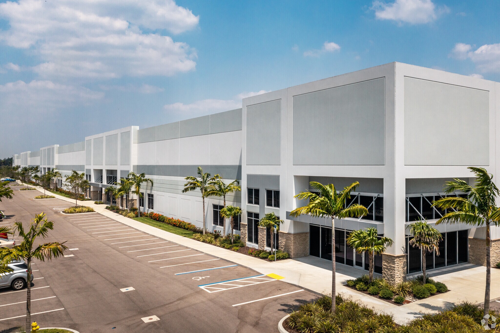 10400 Meridian Center Pky, Fort Myers, FL for lease Primary Photo- Image 1 of 4