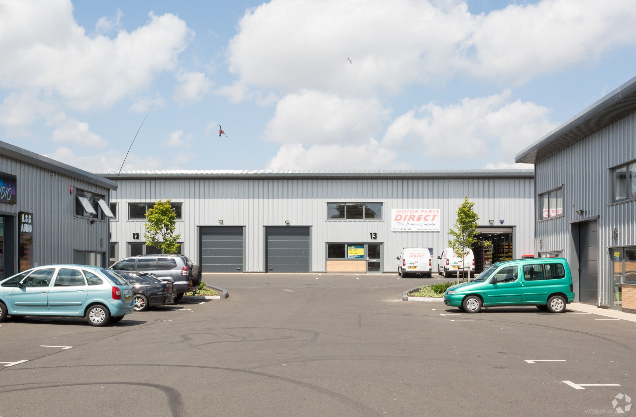 Kembrey St, Swindon for lease Primary Photo- Image 1 of 8