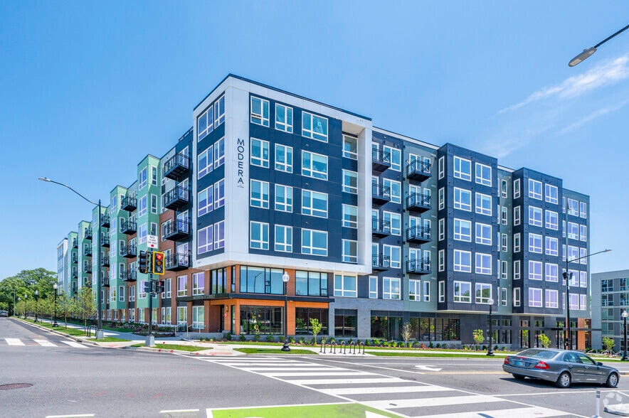 1701 H St NE, Washington, DC for lease - Primary Photo - Image 1 of 42