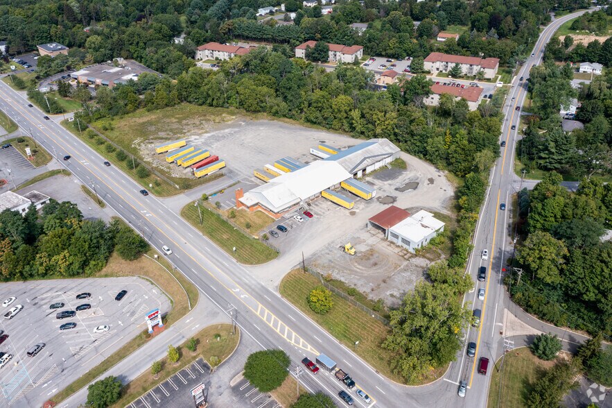 681 Route 211 E, Middletown, NY à vendre - Photo du bâtiment - Image 1 de 16