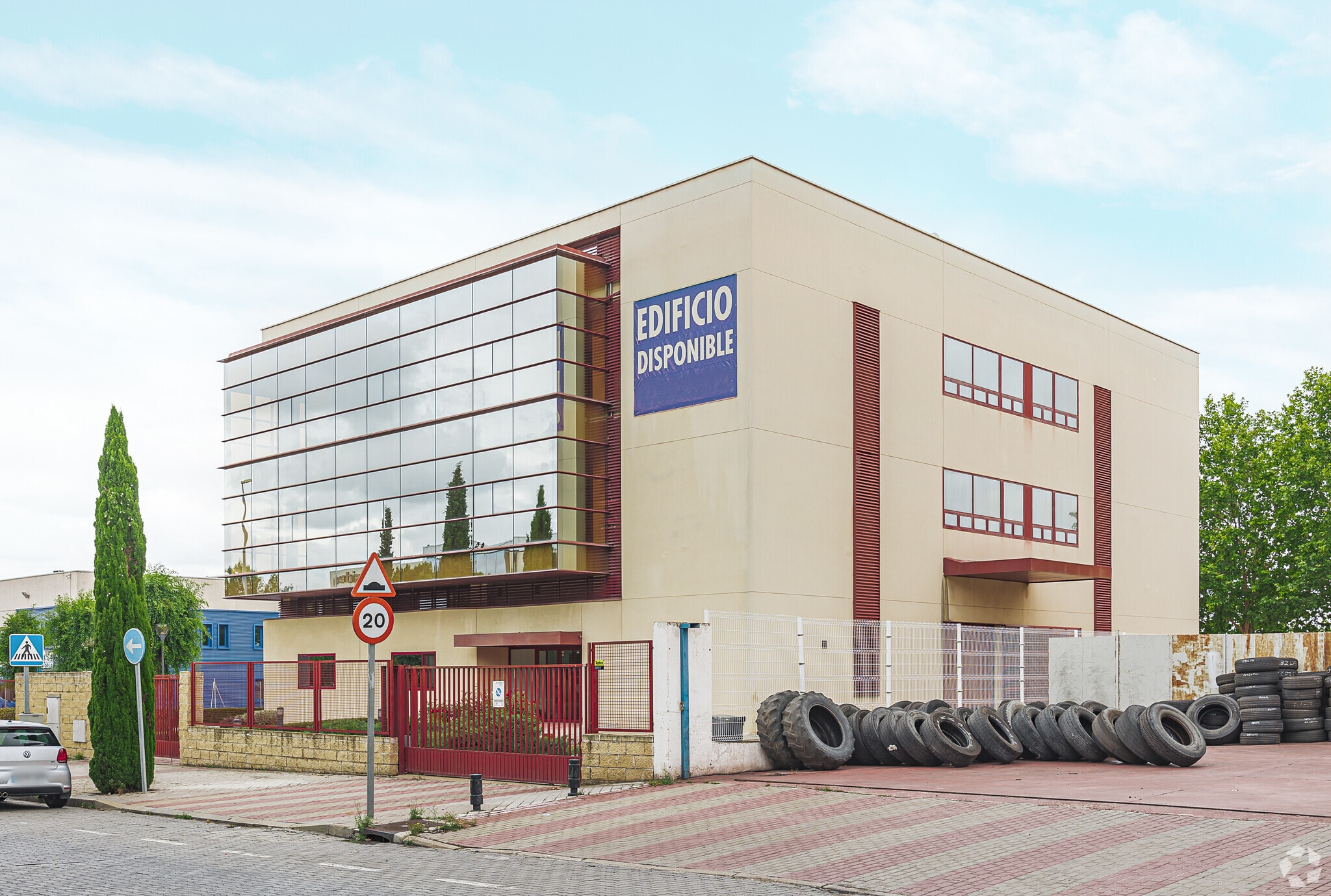 Avenida Italia, 10, Coslada, Madrid à vendre Photo principale- Image 1 de 39