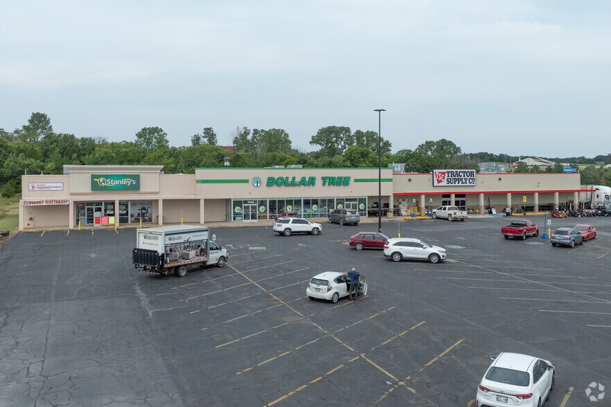 700 N Main St, Bristow, OK à louer - Photo du bâtiment - Image 3 de 5