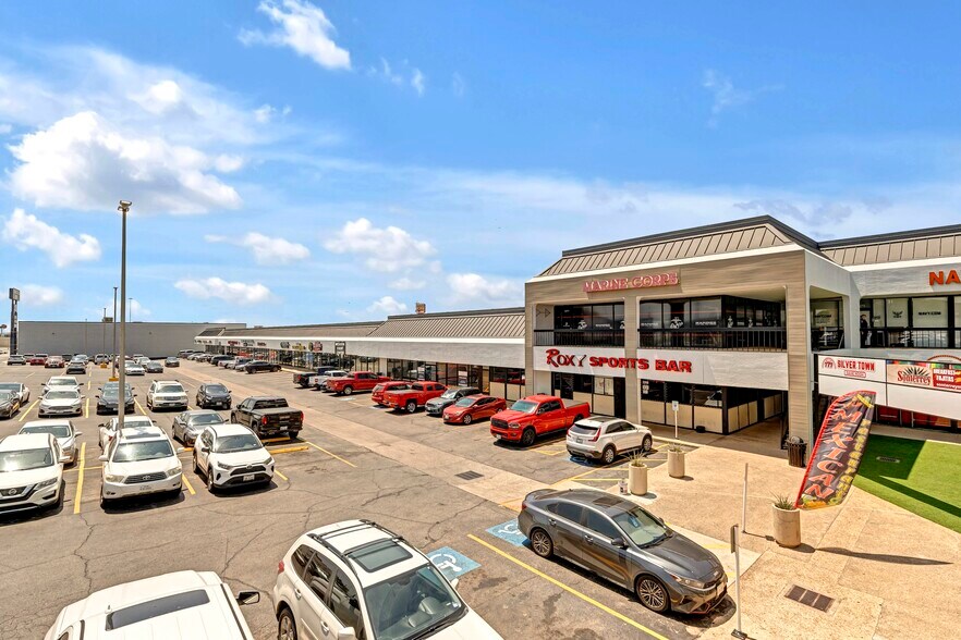 3200-3299 Wurzbach Rd, San Antonio, TX à louer - Photo du bâtiment - Image 2 de 8
